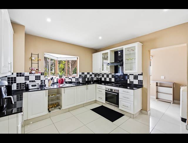 3 BEDROOM HOUSE FOR SALE IN CRAIGAVON